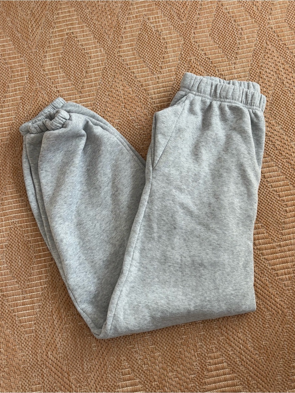 gray sweatpants